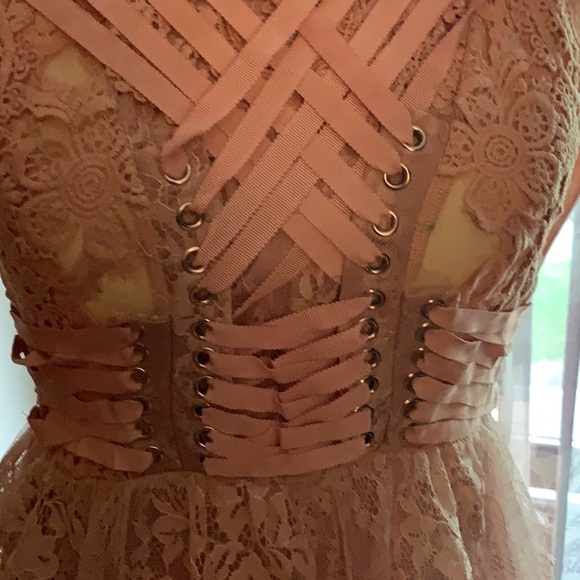 Dress - Picture 3 of 4